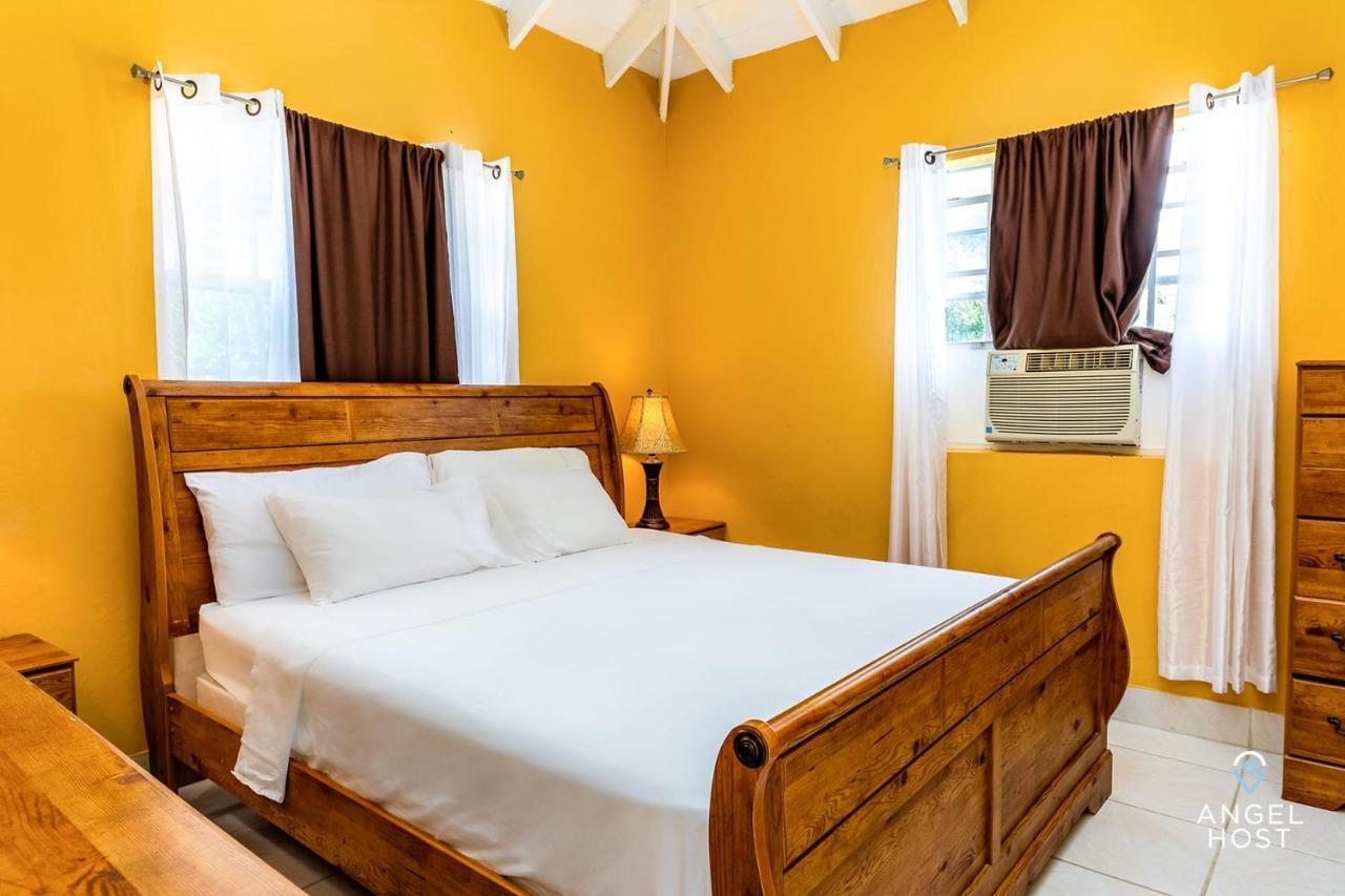 Chalk Sound Beach Residences Near Sapodilla Bay Beach By Angel Host! Taylor Bay Beach Exterior photo